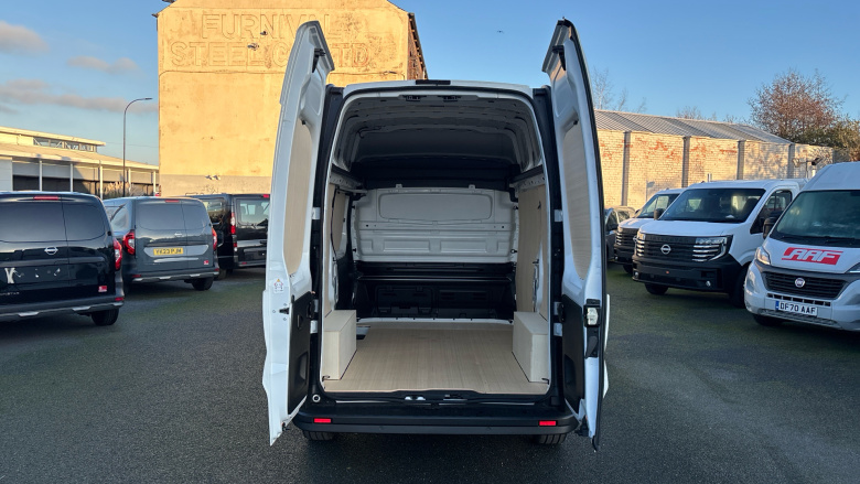 Nissan Primastar 30 L1 Diesel 2.0 dCi 150ps H2 Acenta Van